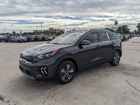 Certified 2022 Kia Niro EX image 5