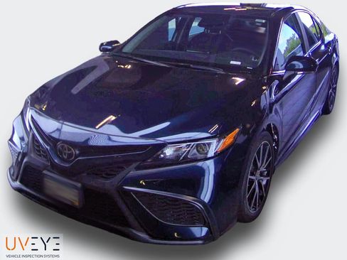 Used 2021 Toyota Camry SE w/ Cold Weather Package FWD image 7