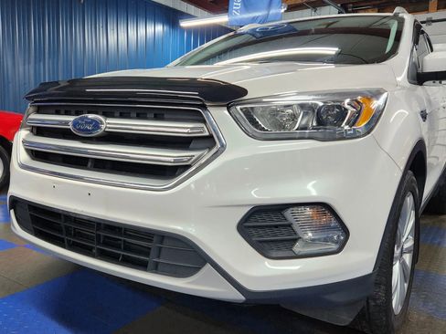 Used 2017 Ford Escape Titanium image 5
