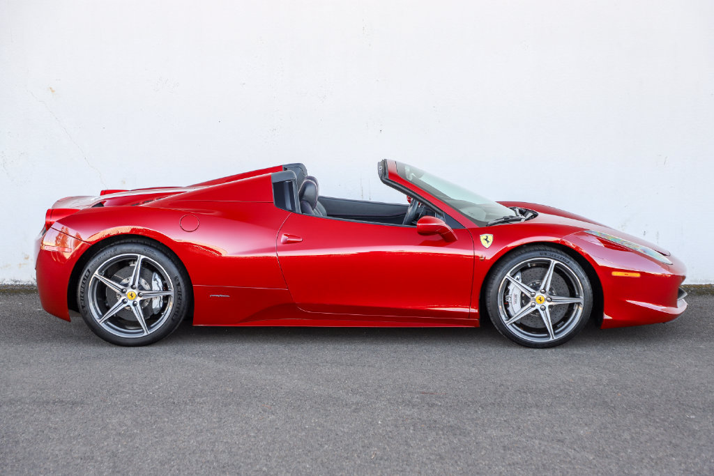 Used 2012 Ferrari 458 Spider RWD image 3