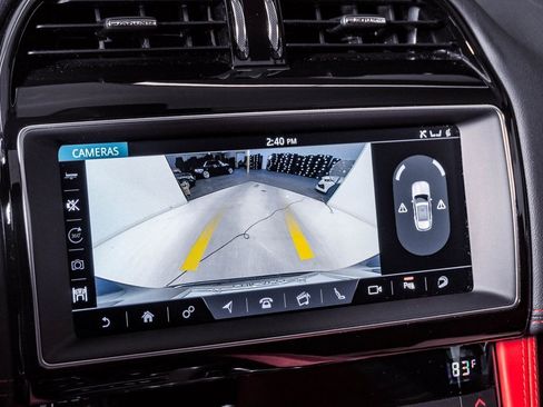 Used 2020 Jaguar F-PACE SVR image 24