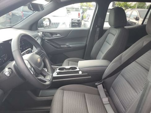 Used 2025 Chevrolet Equinox LT w/ Safety and Technology Package AWD/4WD image 17