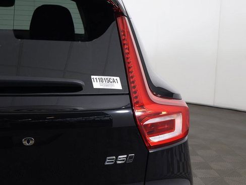 Used 2023 Volvo XC40 B5 Plus w/ Protection Package Premier image 17