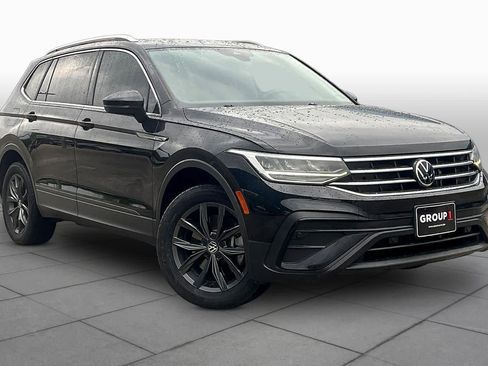 Used 2022 Volkswagen Tiguan SE image 3