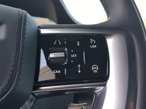 New 2026 Land Rover Range Rover SE image 27