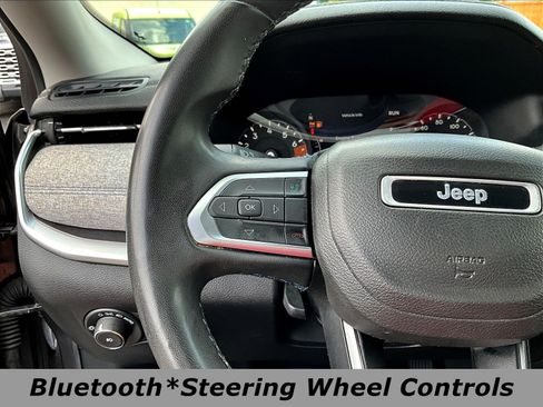 Used 2022 Jeep Compass Latitude FWD image 11