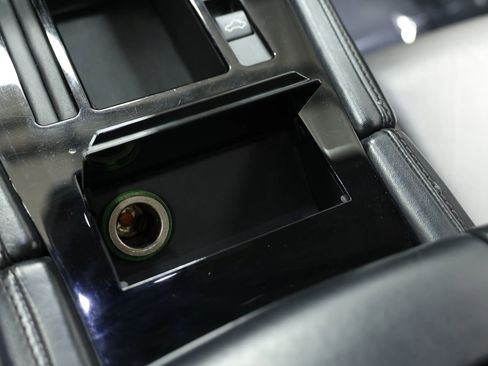 Used 2016 Aston Martin V8 Vantage S image 27