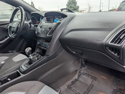Used 2017 Ford Focus ST image 23