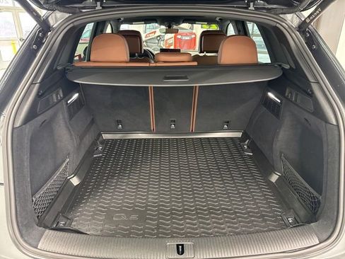 Used 2023 Audi Q5 2.0T Prestige w/ Prestige Package image 11