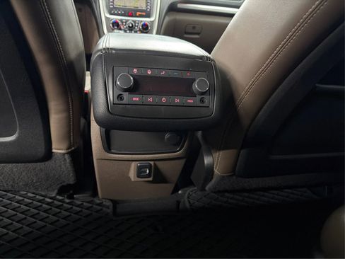 Used 2016 GMC Acadia SLT FWD image 28