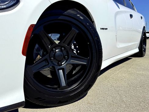 Used 2022 Dodge Charger R/T w/ Plus Group image 2