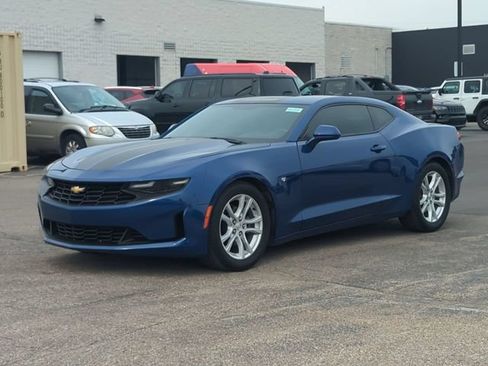 Used 2019 Chevrolet Camaro LS RWD image 7