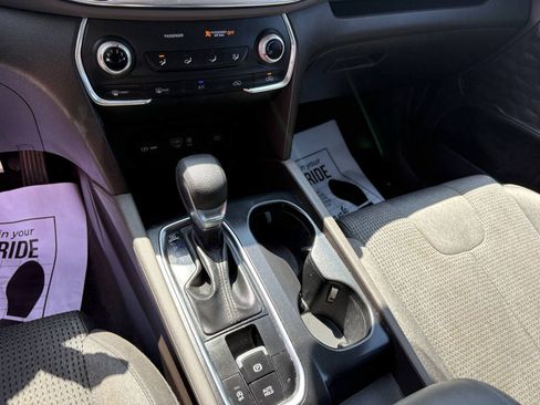 Used 2019 Hyundai Santa Fe SE FWD image 16