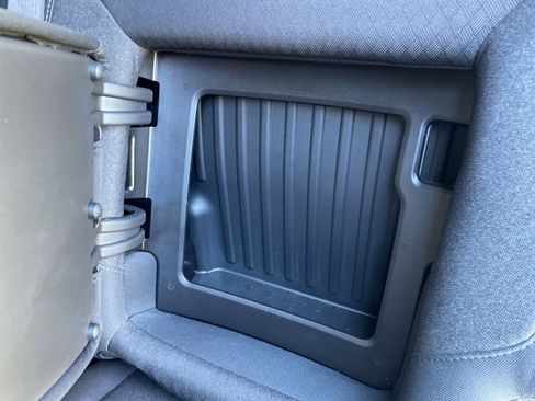 Used 2023 GMC Sierra 1500 Elevation image 41