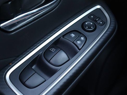 New 2025 Nissan Versa SR w/ Trunk Package image 17