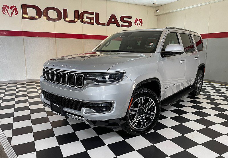 Used 2022 Jeep Wagoneer Series III w/ Rear Seat Video Group 1 AWD/4WD image 1
