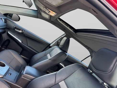 Used 2014 Toyota Camry SE w/ Moonroof Package FWD image 10