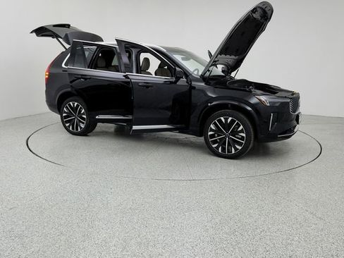 New 2026 Volvo XC90 T8 Plus w/ Protection Package Premier image 10