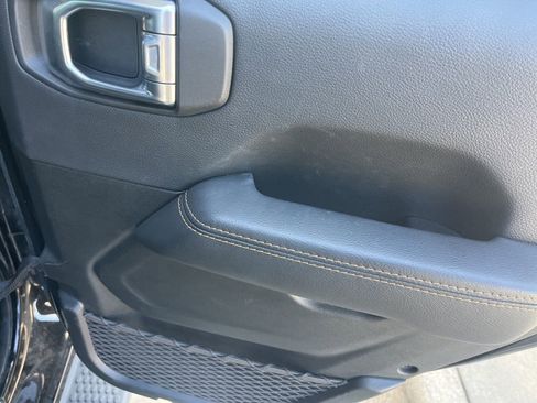 Used 2022 Jeep Wrangler Unlimited Sahara image 27