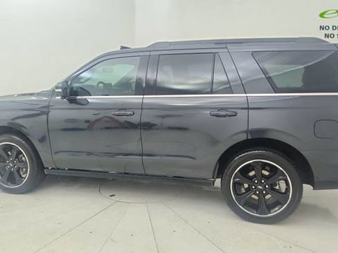 Used 2023 Ford Expedition Limited RWD image 4