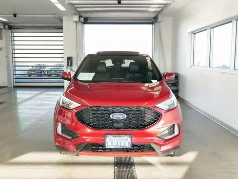 Used 2022 Ford Edge ST-Line w/ Class II Trailer Tow Package image 2