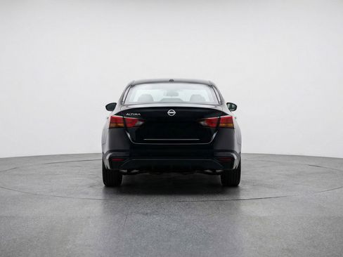 Used 2025 Nissan Altima 2.5 SV FWD image 7