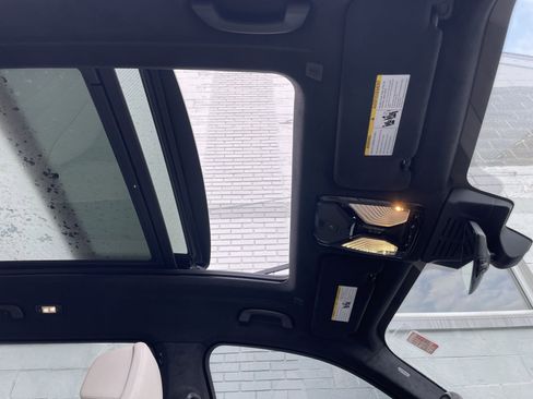 Used 2024 BMW X7 M60i w/ Executive Package image 17