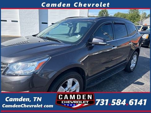 Used 2017 Chevrolet Traverse LT w/ Traveler's Package FWD image 1