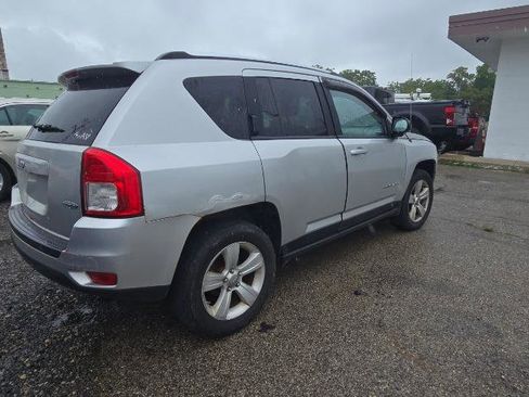 Used 2012 Jeep Compass Latitude AWD/4WD image 6