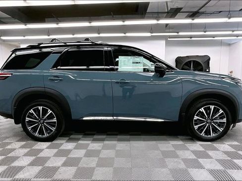 New 2026 Nissan Pathfinder Platinum image 19