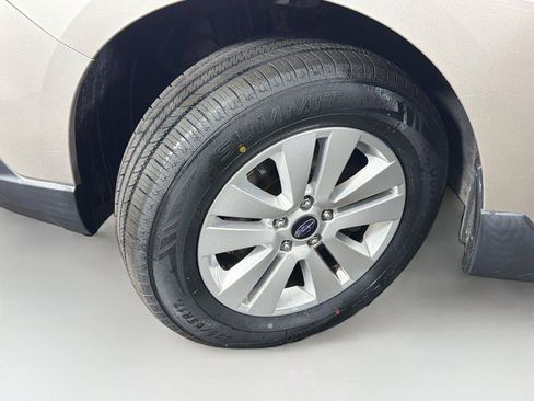 Used 2017 Subaru Outback 2.5i Premium AWD/4WD image 36