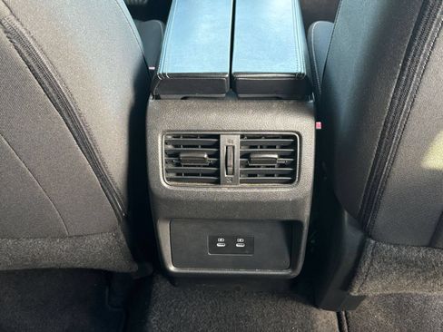 Used 2025 Nissan Rogue SV FWD image 25