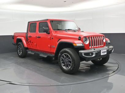 Used 2022 Jeep Gladiator Overland w/ Popular Equipment Package