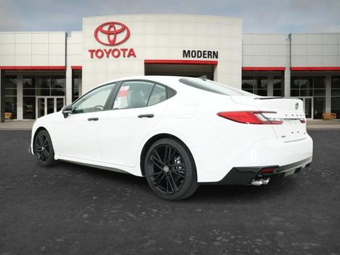 New 2026 Toyota Camry Hybrid FWD image 5