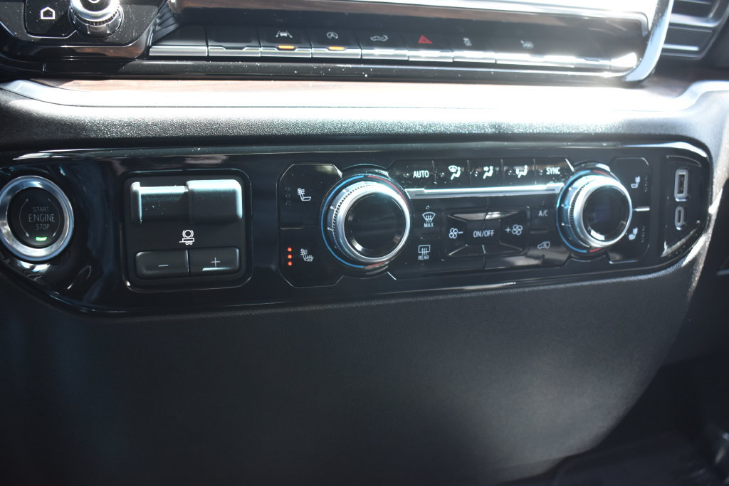 Used 2026 GMC Sierra 1500 SLT AWD/4WD image 19