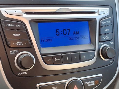 Used 2014 Hyundai Accent GLS image 21