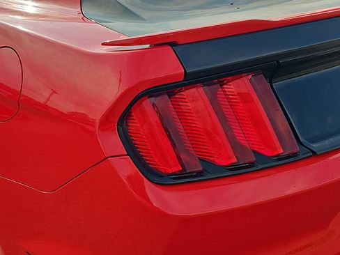 Used 2016 Ford Mustang GT Premium w/ Equipment Group 401A RWD image 30