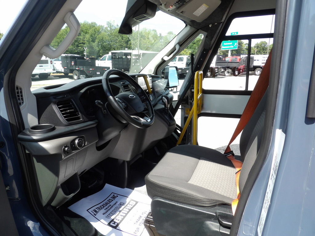 Used 2022 Ford Transit 350 DRW RWD image 16