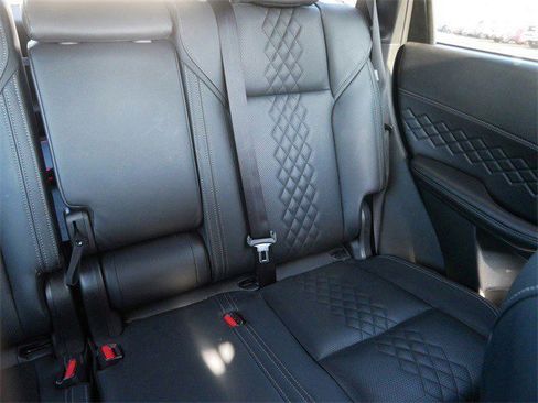 Used 2025 Mitsubishi Outlander SEL Black Edition image 15
