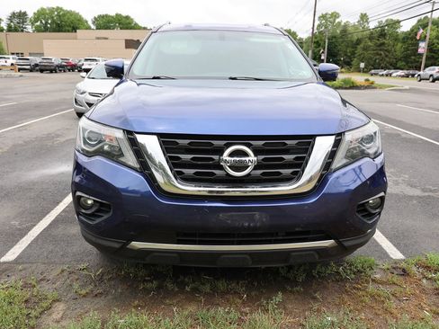 Used 2018 Nissan Pathfinder SL AWD/4WD image 2
