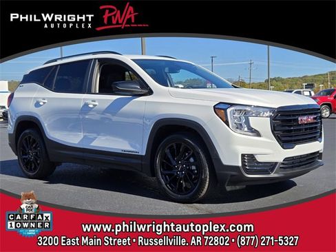 Used 2024 GMC Terrain SLE w/ Driver Convenience Package image 1