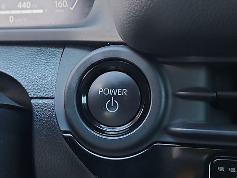 Used 2025 Toyota Crown Signia XLE image 26