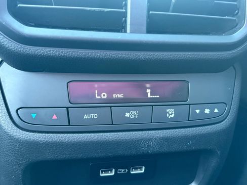 Certified 2023 Honda Pilot Touring image 29