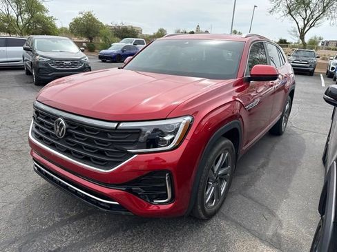 Used 2024 Volkswagen Atlas Cross Sport SEL R-Line AWD/4WD image 2