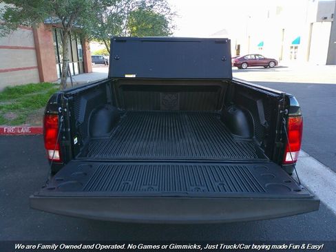 Used 2017 RAM 1500 Express image 8