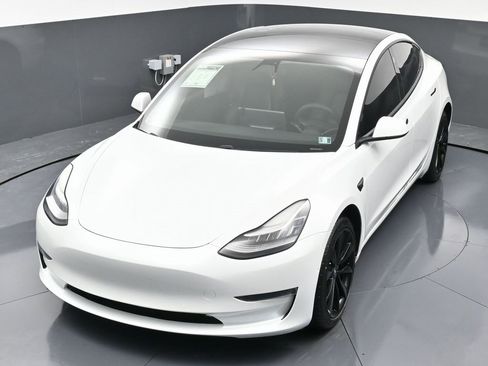 Used 2020 Tesla Model 3 Standard Range Plus image 39