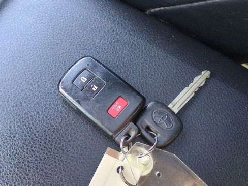 Certified 2020 Toyota Tacoma TRD Off-Road image 31