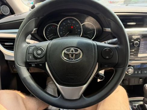 Used 2016 Toyota Corolla LE FWD image 16