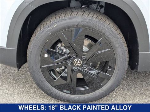 New 2025 Volkswagen Taos SE FWD image 9
