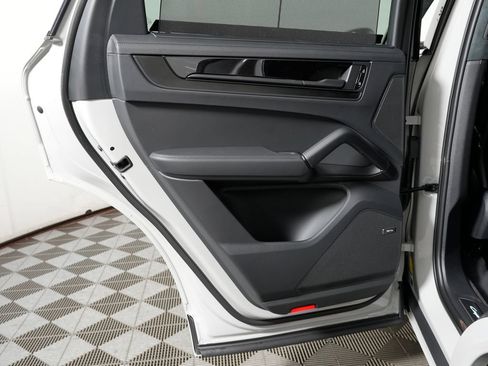 New 2026 Porsche Cayenne GTS AWD/4WD image 35